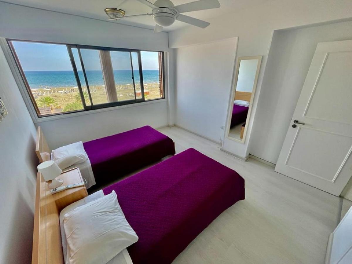 Sea View Suite In Makenzy Larnaca Buitenkant foto