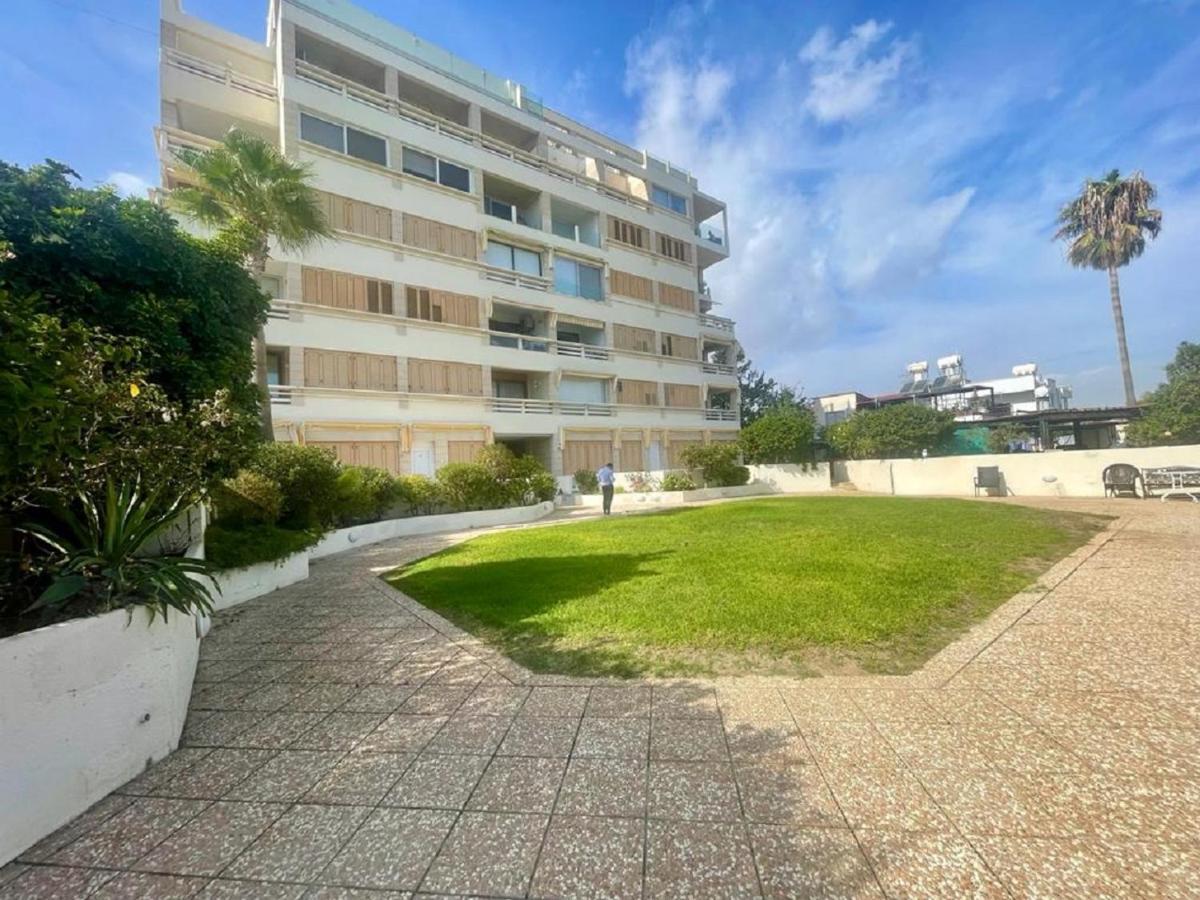 Sea View Suite In Makenzy Larnaca Buitenkant foto