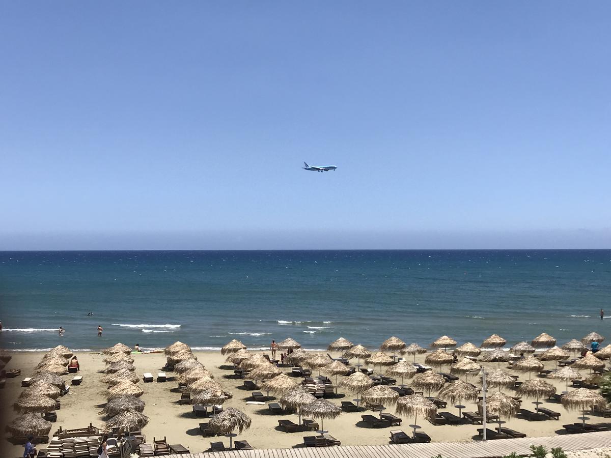 Sea View Suite In Makenzy Larnaca Buitenkant foto